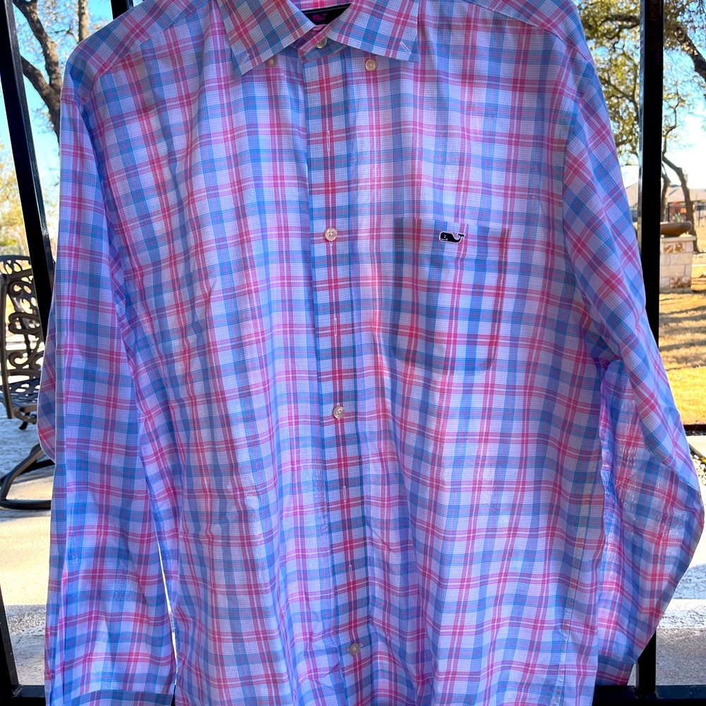 Vineyard Vines long sleeve button down shirt